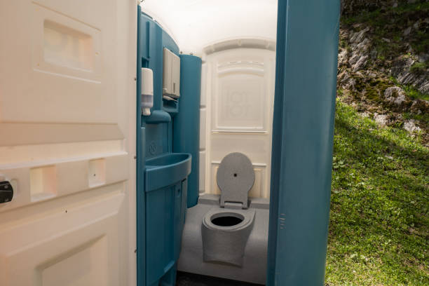 Portable Toilet Options We Offer in Taft Heights, CA